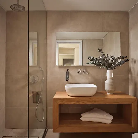 Hotel New 4*